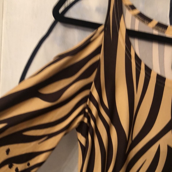 Top - Picture 2 of 6